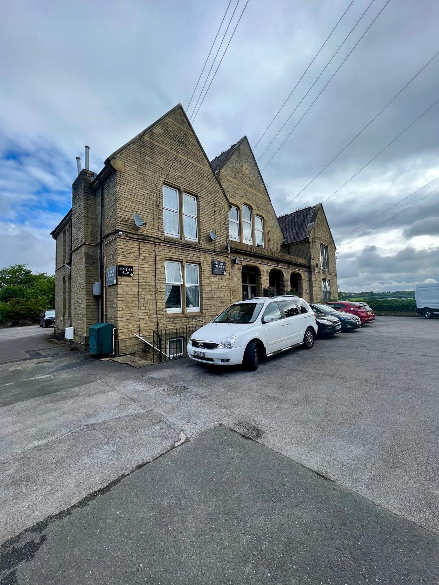The Loft @ Brighouse Apartment Exterior photo